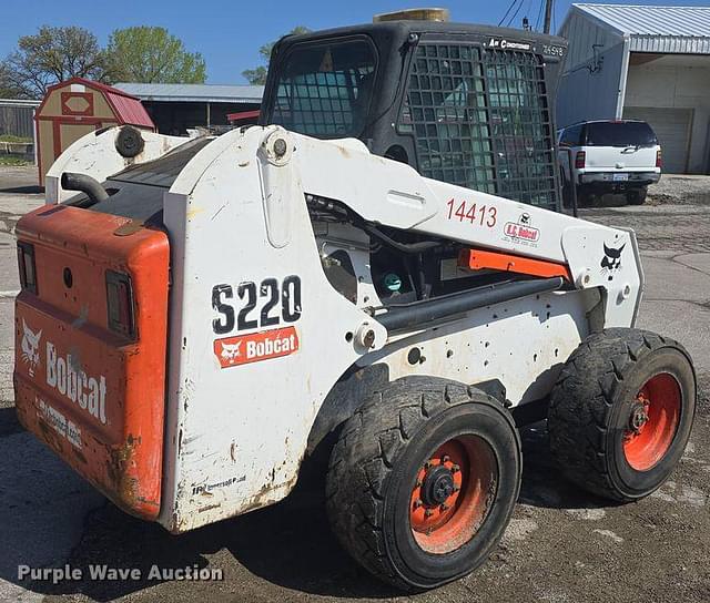 Image of Bobcat S220 equipment image 3