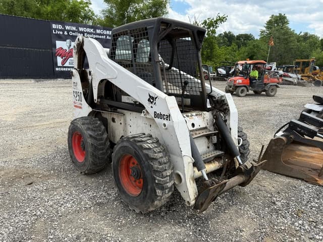 Image of Bobcat S250 equipment image 1