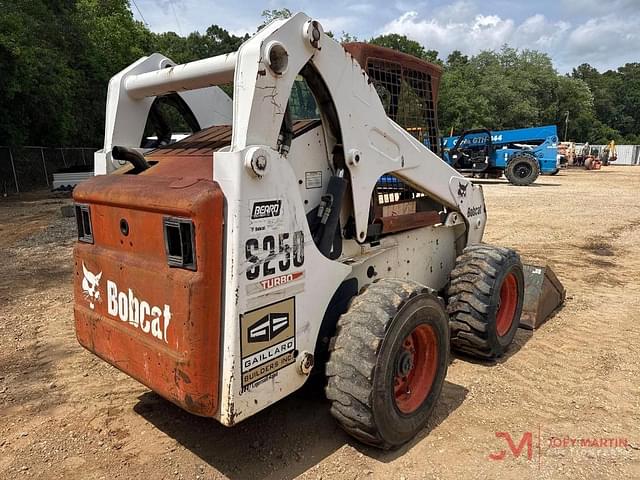 Image of Bobcat S250 equipment image 2