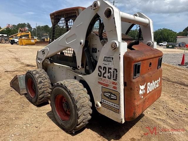 Image of Bobcat S250 equipment image 3