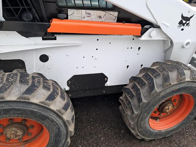 Image of Bobcat S300 equipment image 4