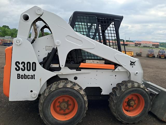 Image of Bobcat S300 equipment image 3
