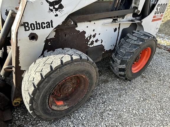 Image of Bobcat S300 equipment image 4