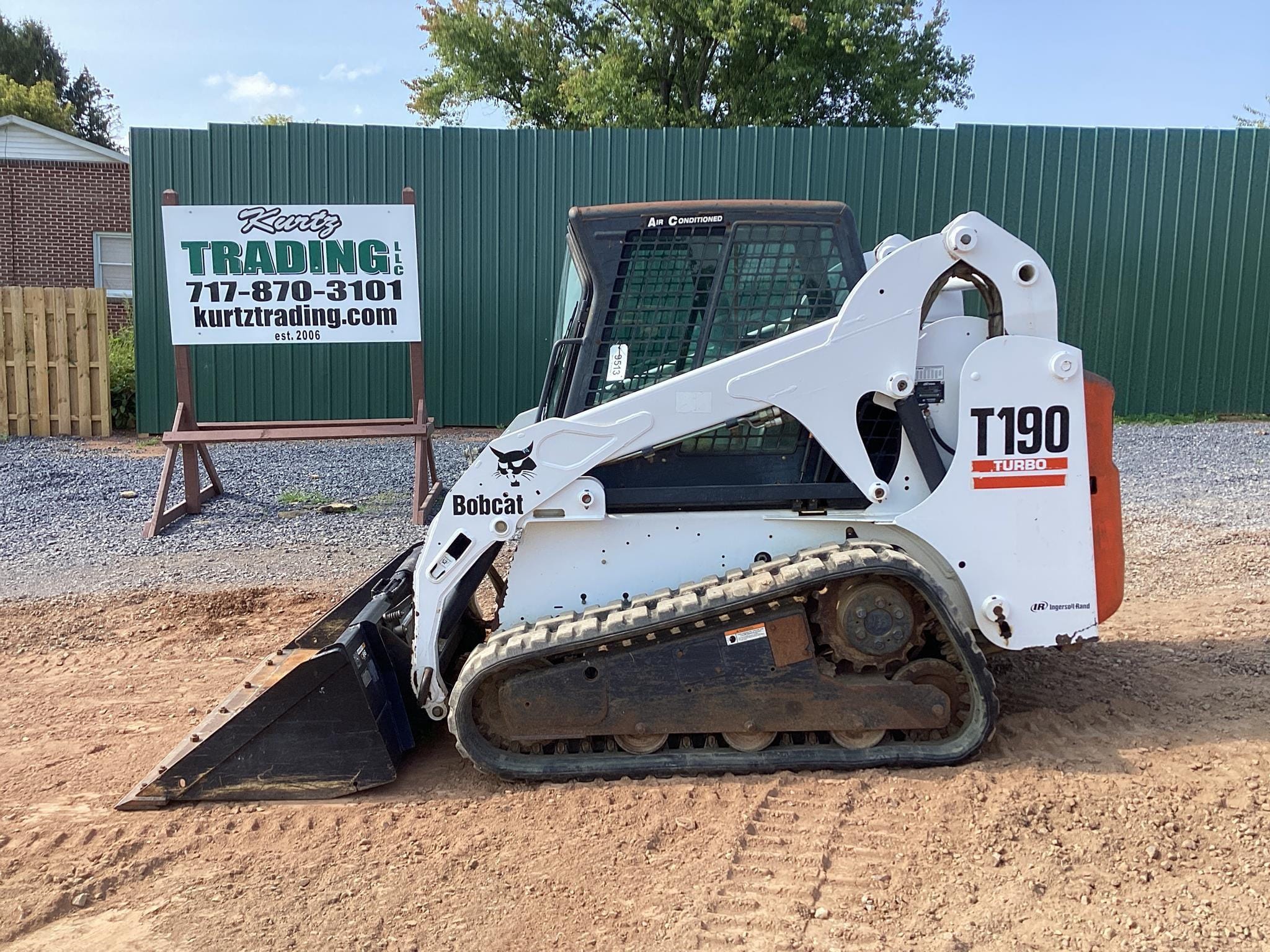 Main image Bobcat T190