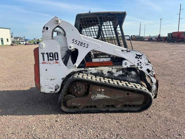 Image of Bobcat T190 equipment image 4