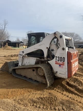Image of Bobcat T300 equipment image 1
