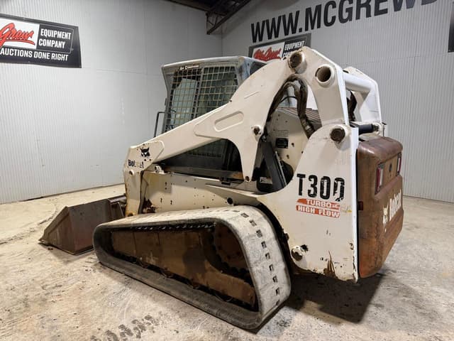 Image of Bobcat T300 equipment image 2