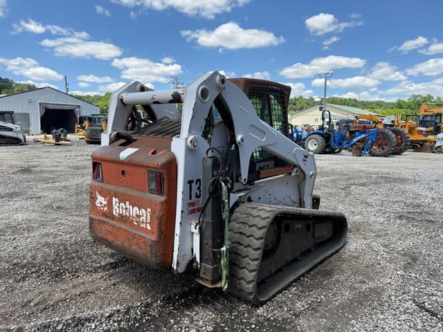 Image of Bobcat T300 equipment image 3