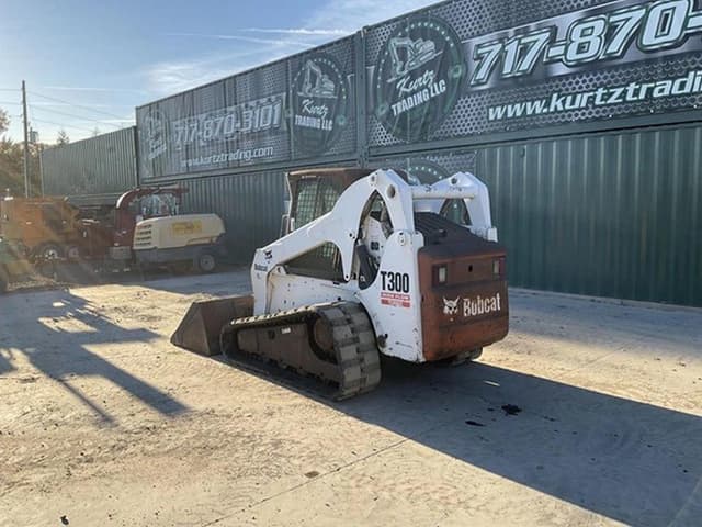 Image of Bobcat T300 equipment image 1