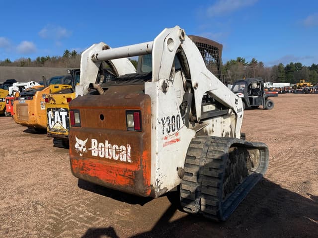 Image of Bobcat T300 equipment image 4
