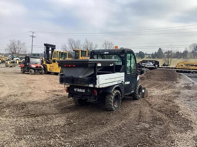 Image of Bobcat Toolcat 5600 equipment image 3