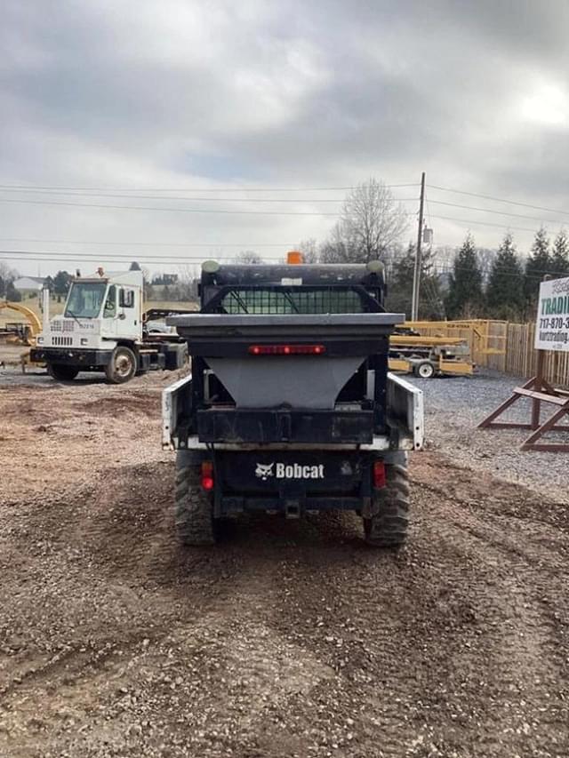 Image of Bobcat Toolcat 5600 equipment image 2