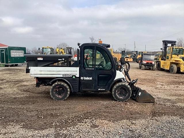 Image of Bobcat Toolcat 5600 equipment image 4