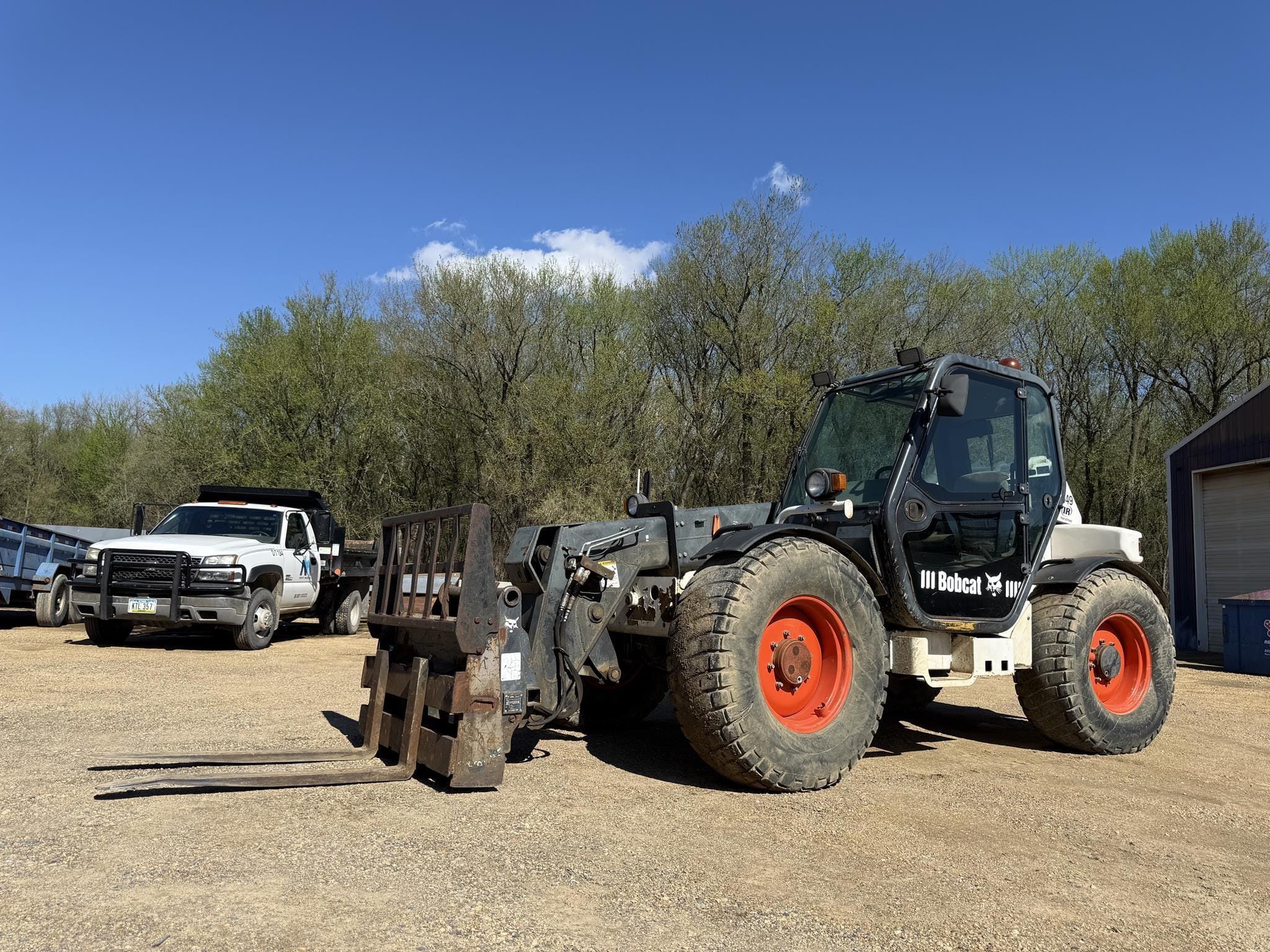 2005 Bobcat V723 Equipment Image0