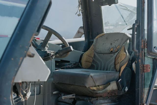 Image of Bobcat V723 equipment image 3