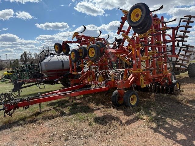 2005 Bourgault 5710 Equipment Image0