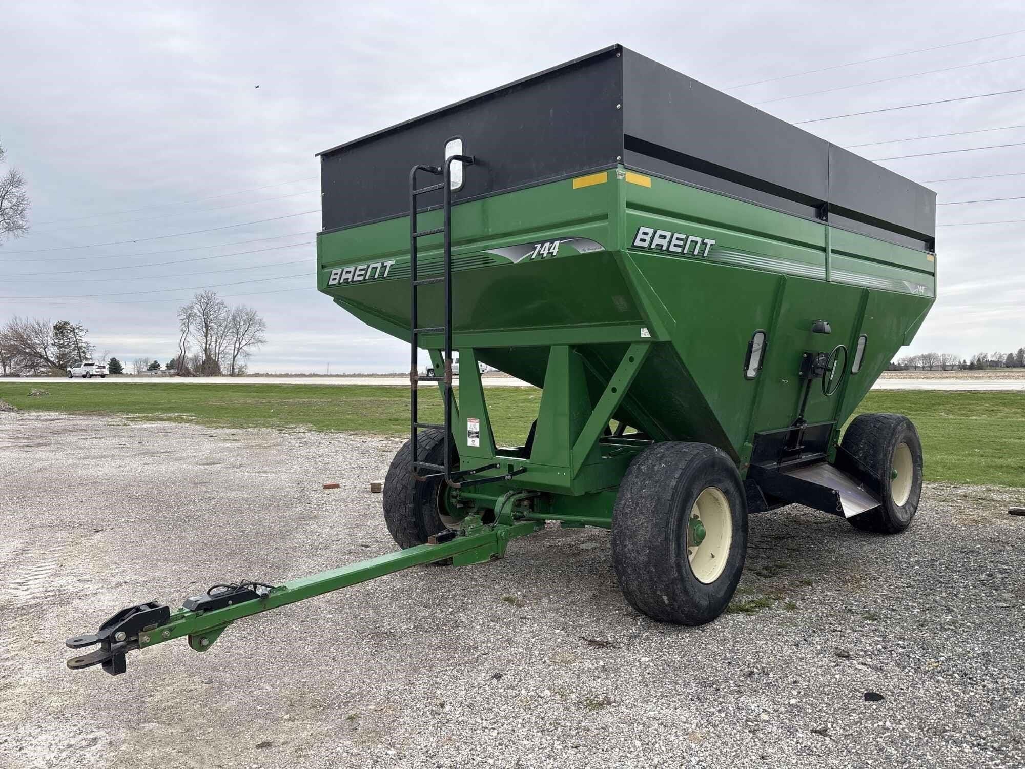 2005 Brent 744 Equipment Image0