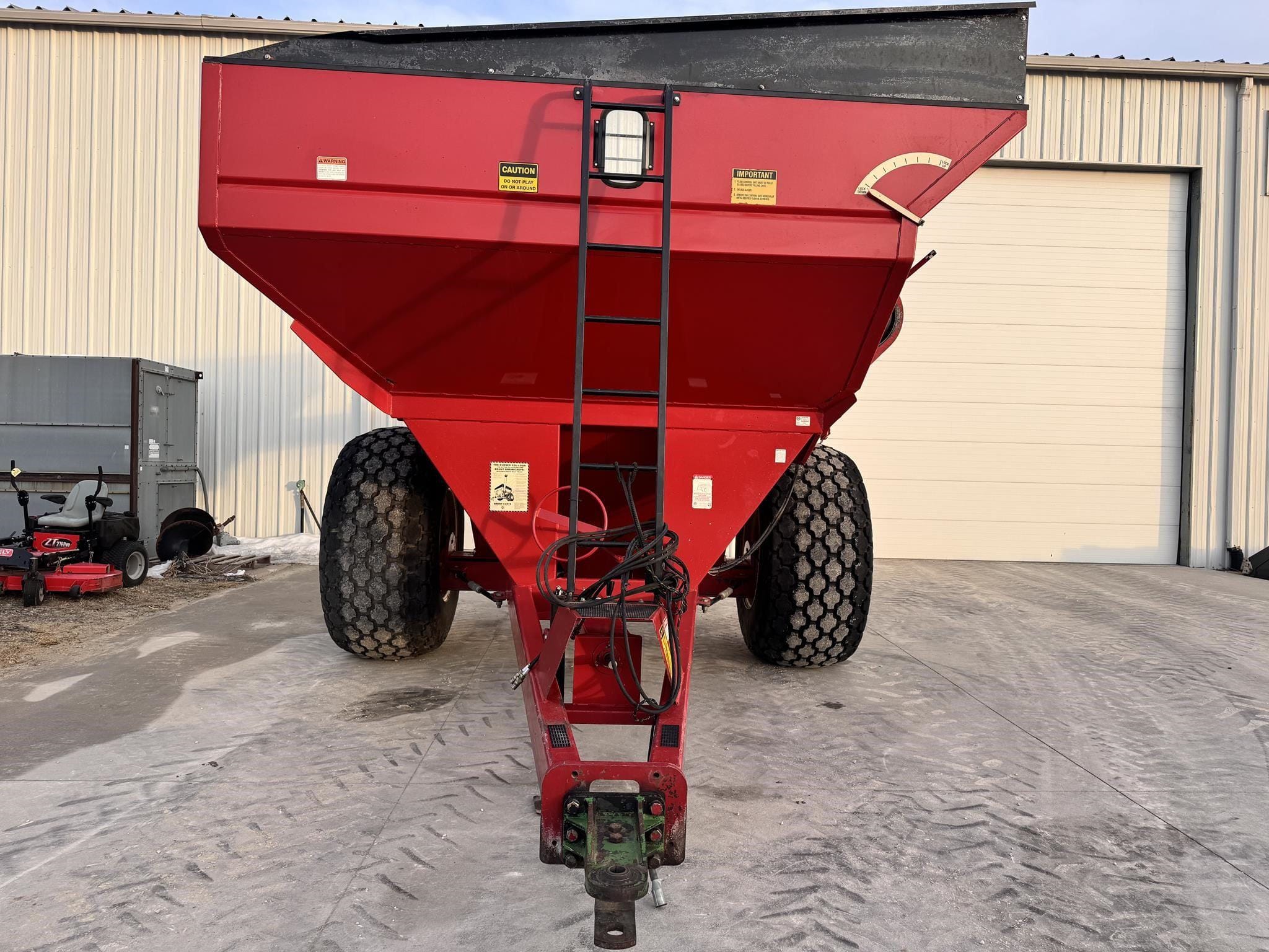 2005 Brent 774 Equipment Image0