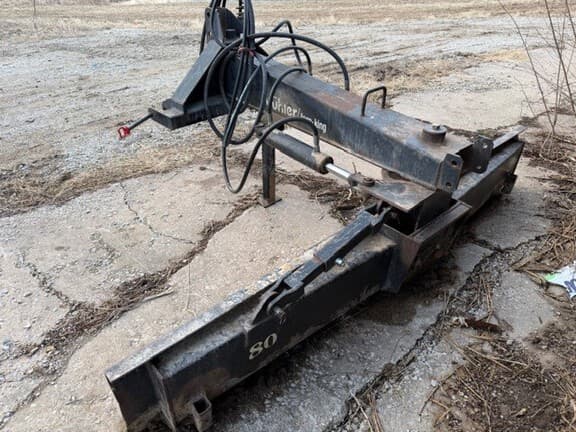 Image of Buhler Farm King 80 equipment image 1