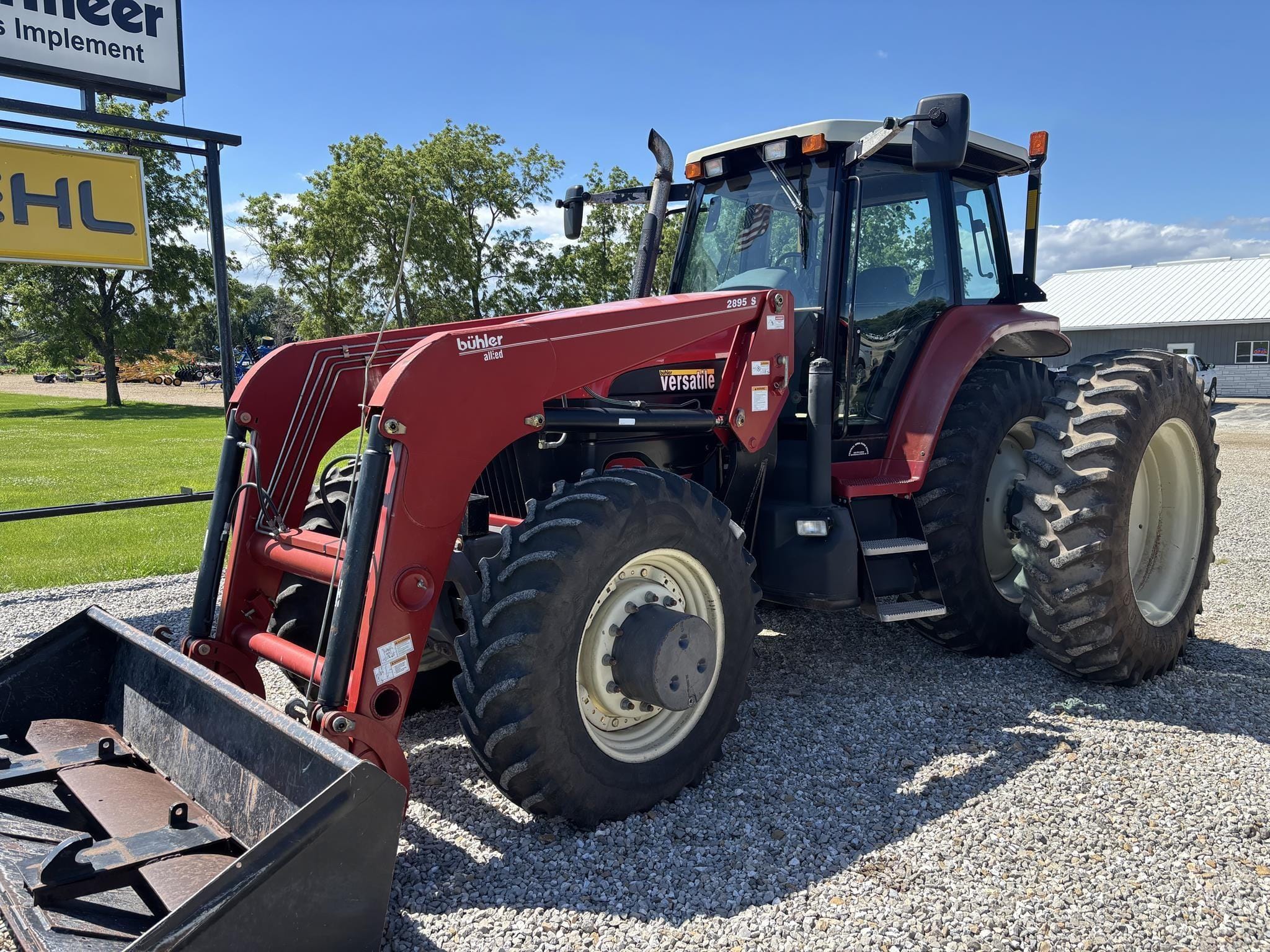2005 Versatile 2145 Equipment Image0