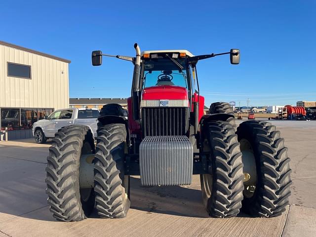 Image of Buhler Versatile 2210 equipment image 1