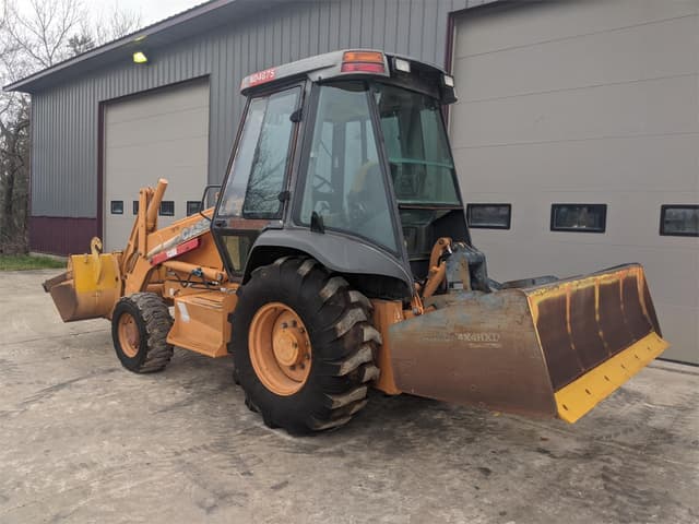 Image of Case 570M XT equipment image 4
