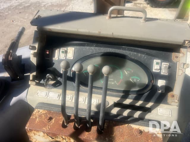 Image of Case 570MXT equipment image 4