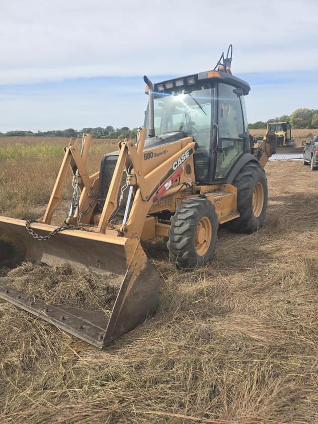 Image of Case 580 Super M+ equipment image 3