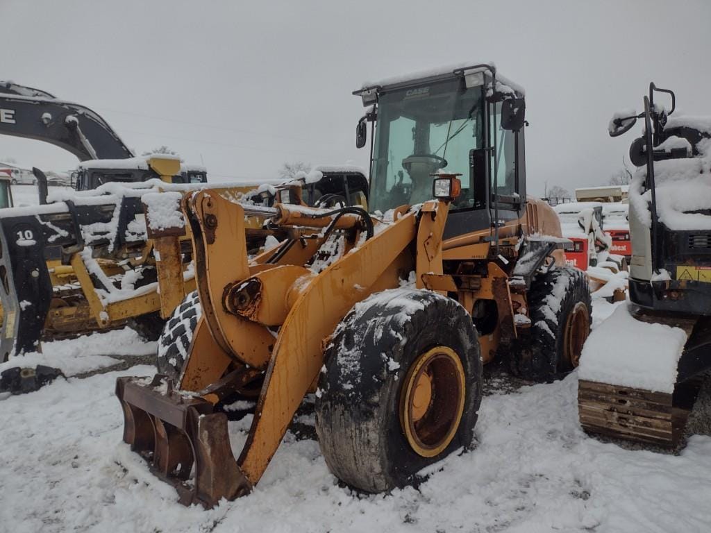 2005 Case 621D Equipment Image0