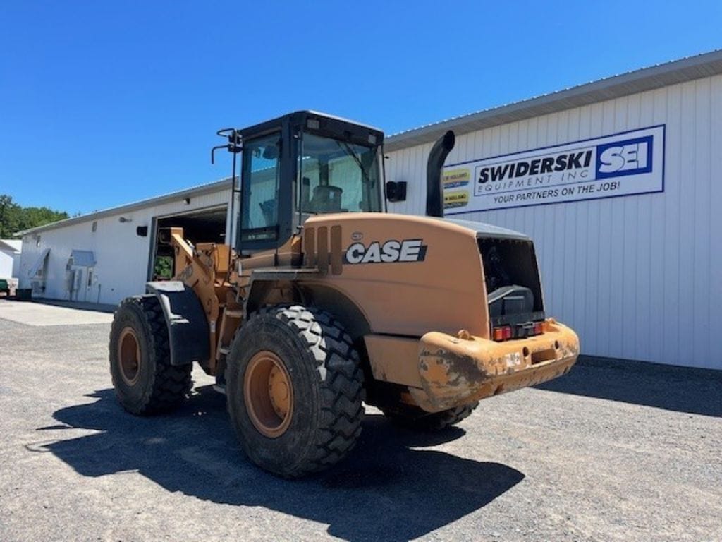 2005 Case 621D Equipment Image0