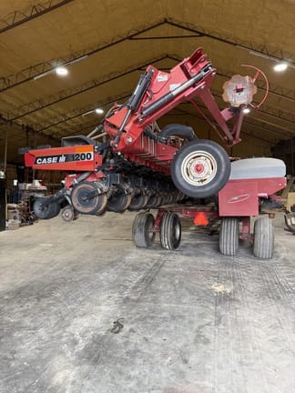 2005 Case IH 1200 Equipment Image0