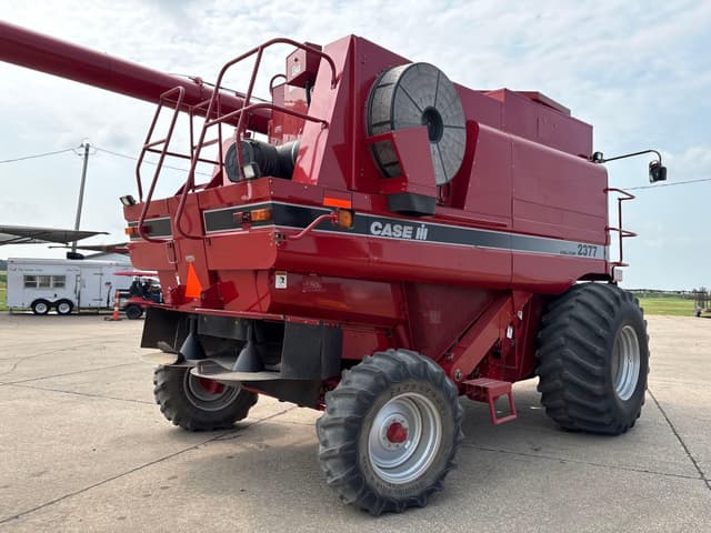 Image of Case IH 2377 equipment image 2