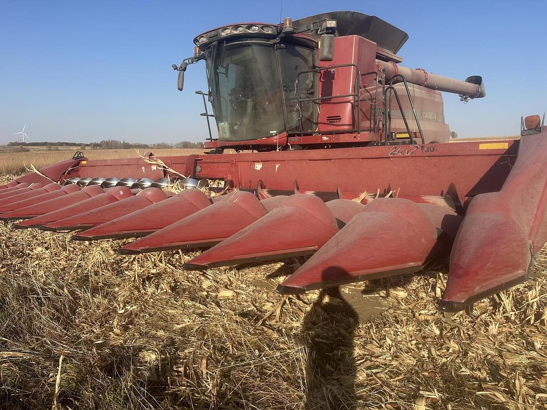 Image of Case IH 2412 Primary image