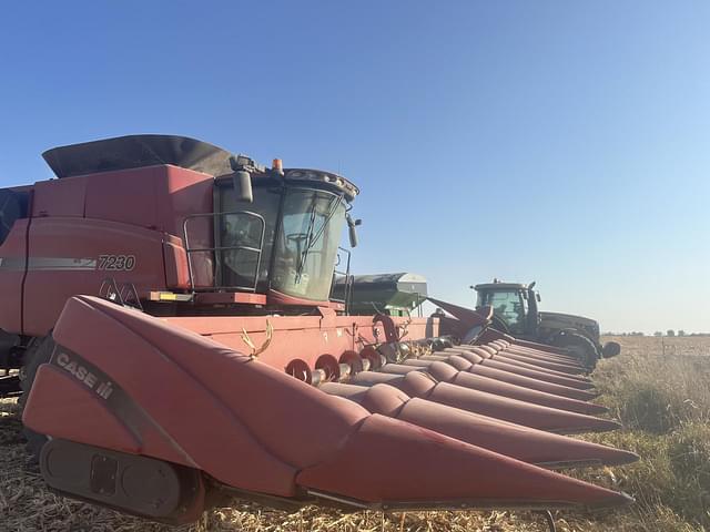 Image of Case IH 2412 equipment image 1