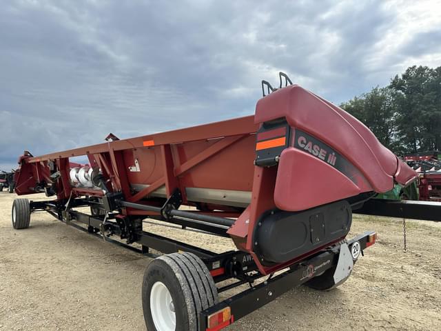 Image of Case IH 2412 equipment image 3