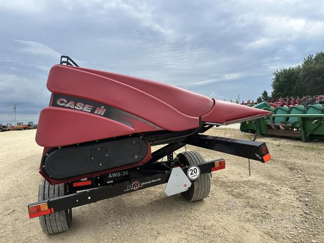 Image of Case IH 2412 equipment image 2
