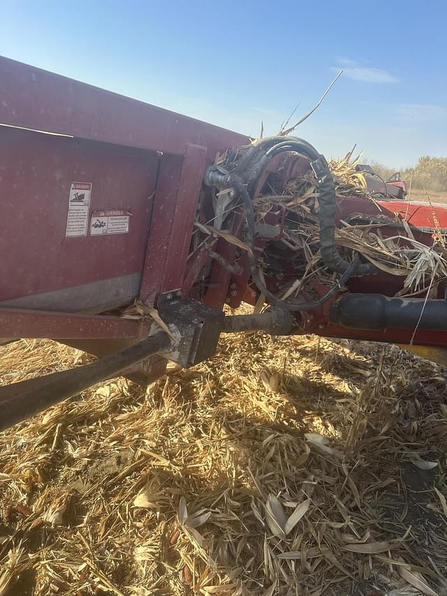 Image of Case IH 2412 equipment image 2