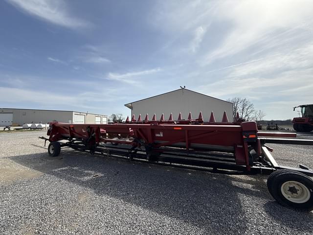 Image of Case IH 2412 equipment image 3
