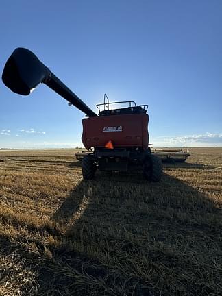 Image of Case IH 8010 equipment image 3