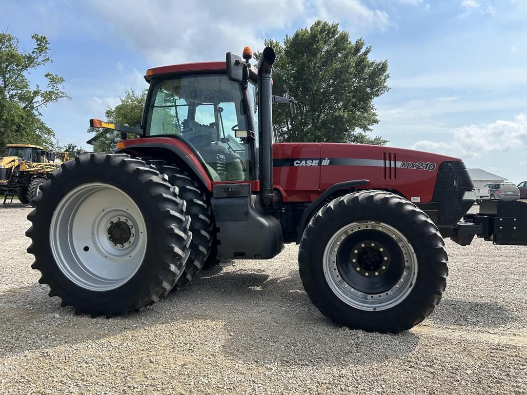 Image of Case IH MX210 Primary image