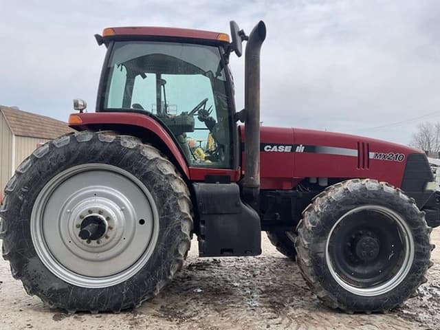 Image of Case IH MX210 equipment image 4