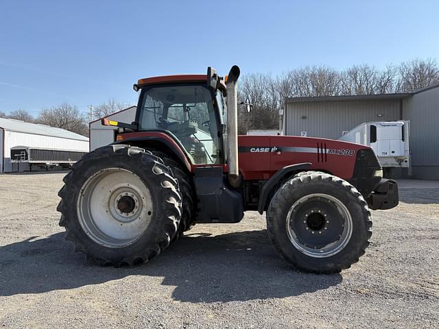 Image of Case IH MX230 equipment image 3