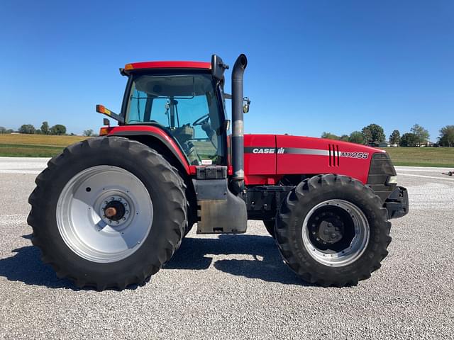 Image of Case IH MX255 equipment image 1