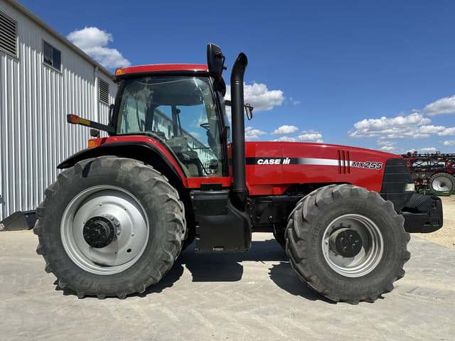 Image of Case IH MX255 equipment image 1