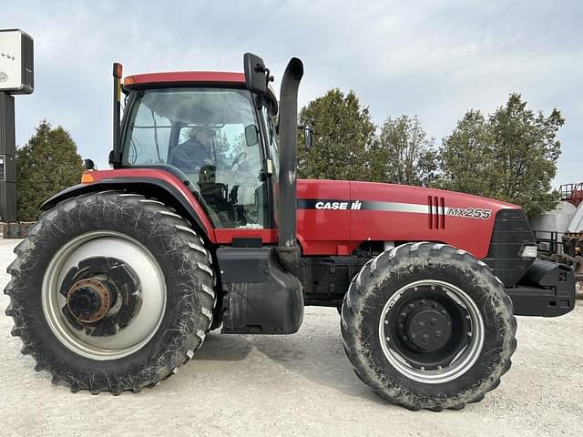 Image of Case IH MX255 equipment image 3