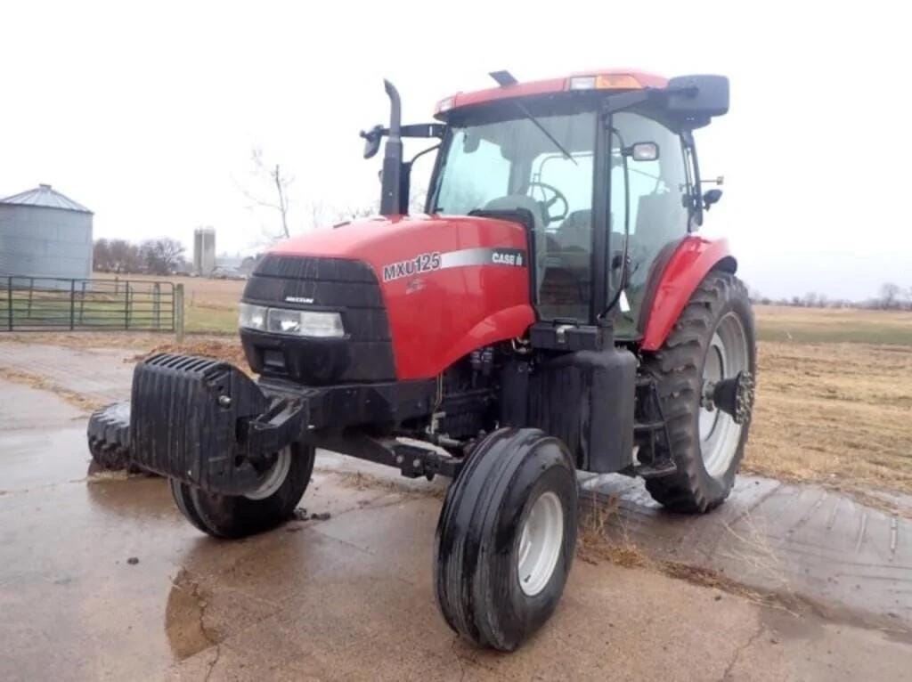 2005 Case IH MXU125 Equipment Image0