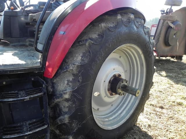 Image of Case IH MXU125 equipment image 4