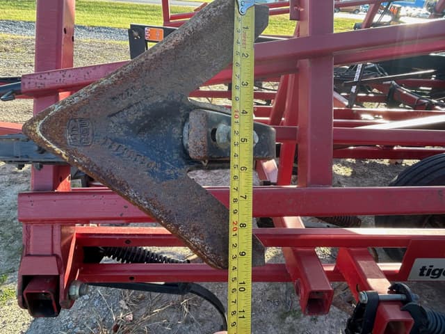 Image of Case IH Tigermate 200 equipment image 4