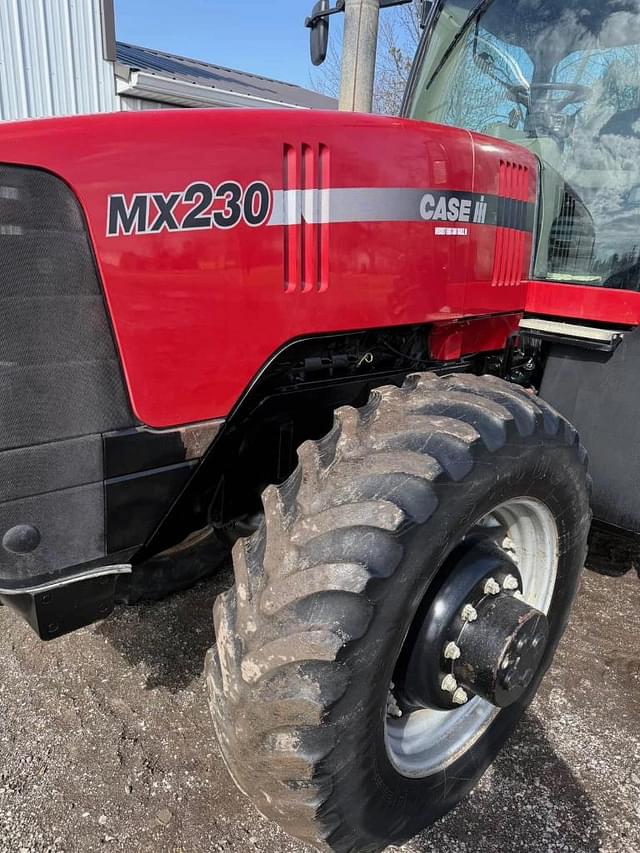 Image of Case IH MX230 equipment image 4