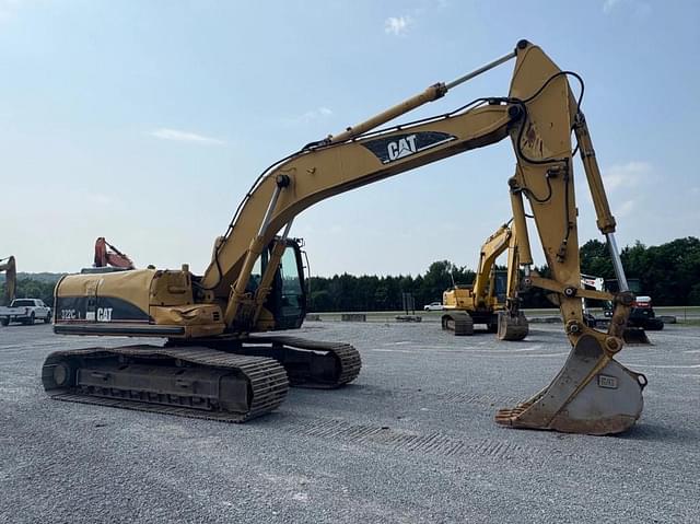 Image of Caterpillar 322CL equipment image 1